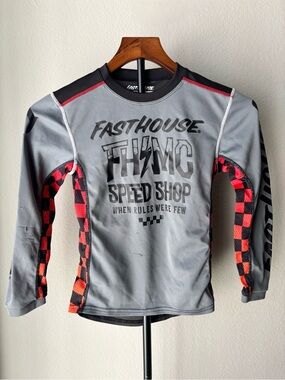 Fasthouse Kids' Gray Long-Sleeve Speed Shop Tee with Red Accents